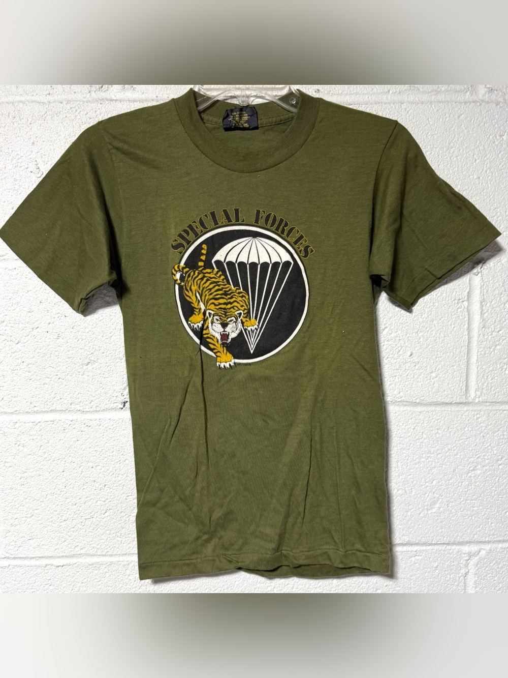 VTG Commando Military Design Special Forces Tiger Parachute T-Shirt Youth 14-16